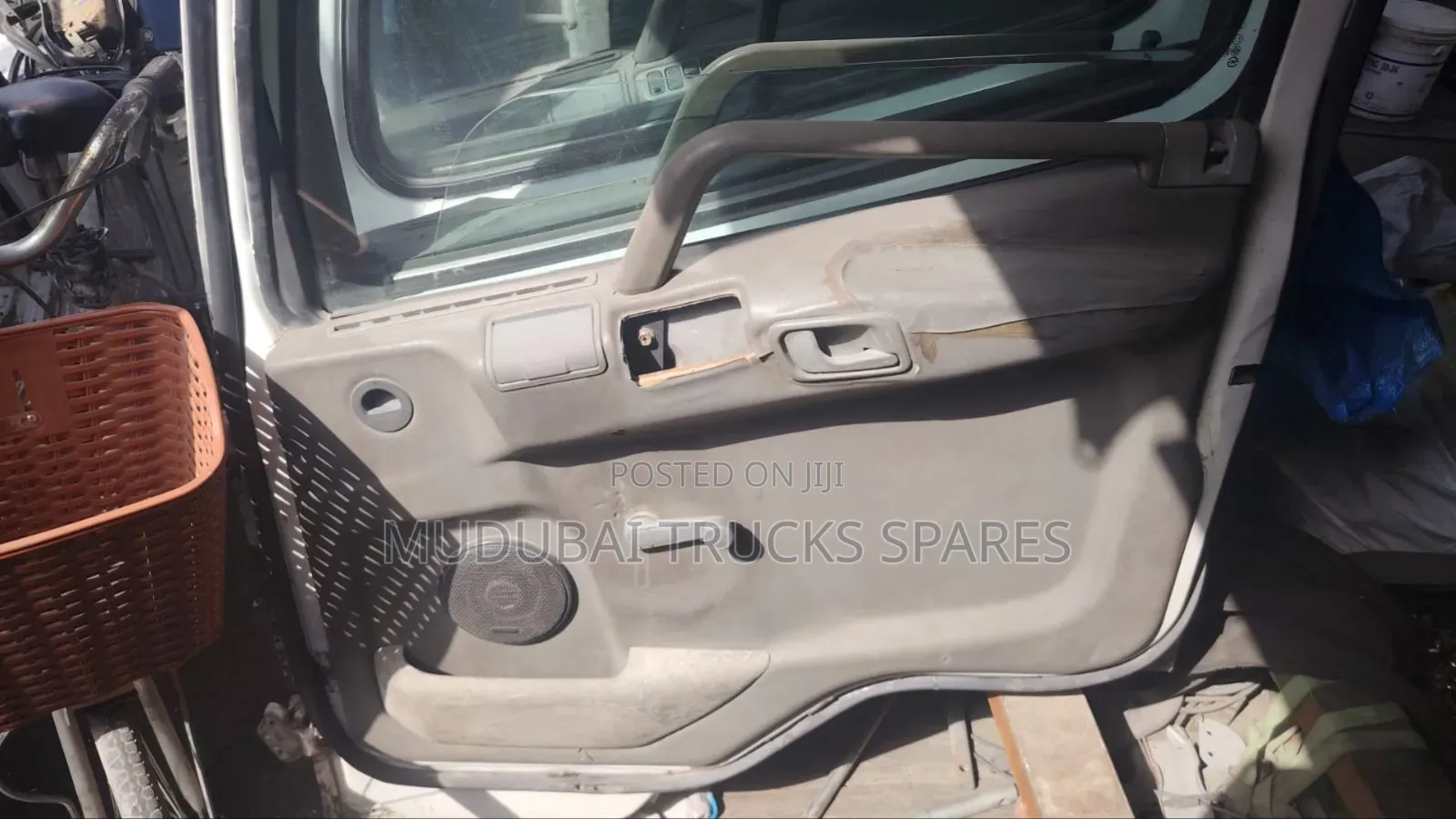 Mitsubishi Fuso Mahewa Manual Door