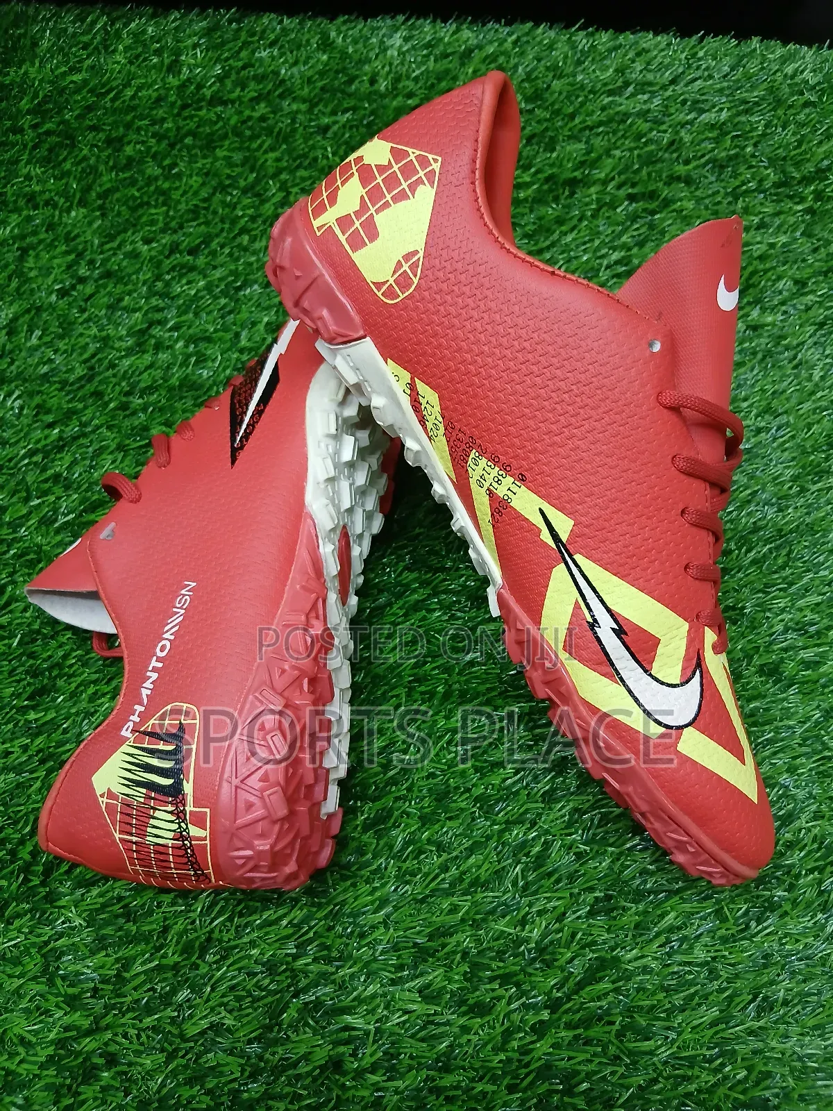 Nike Mercurial Vapor 13 Academy Cr7 Football Trainers
