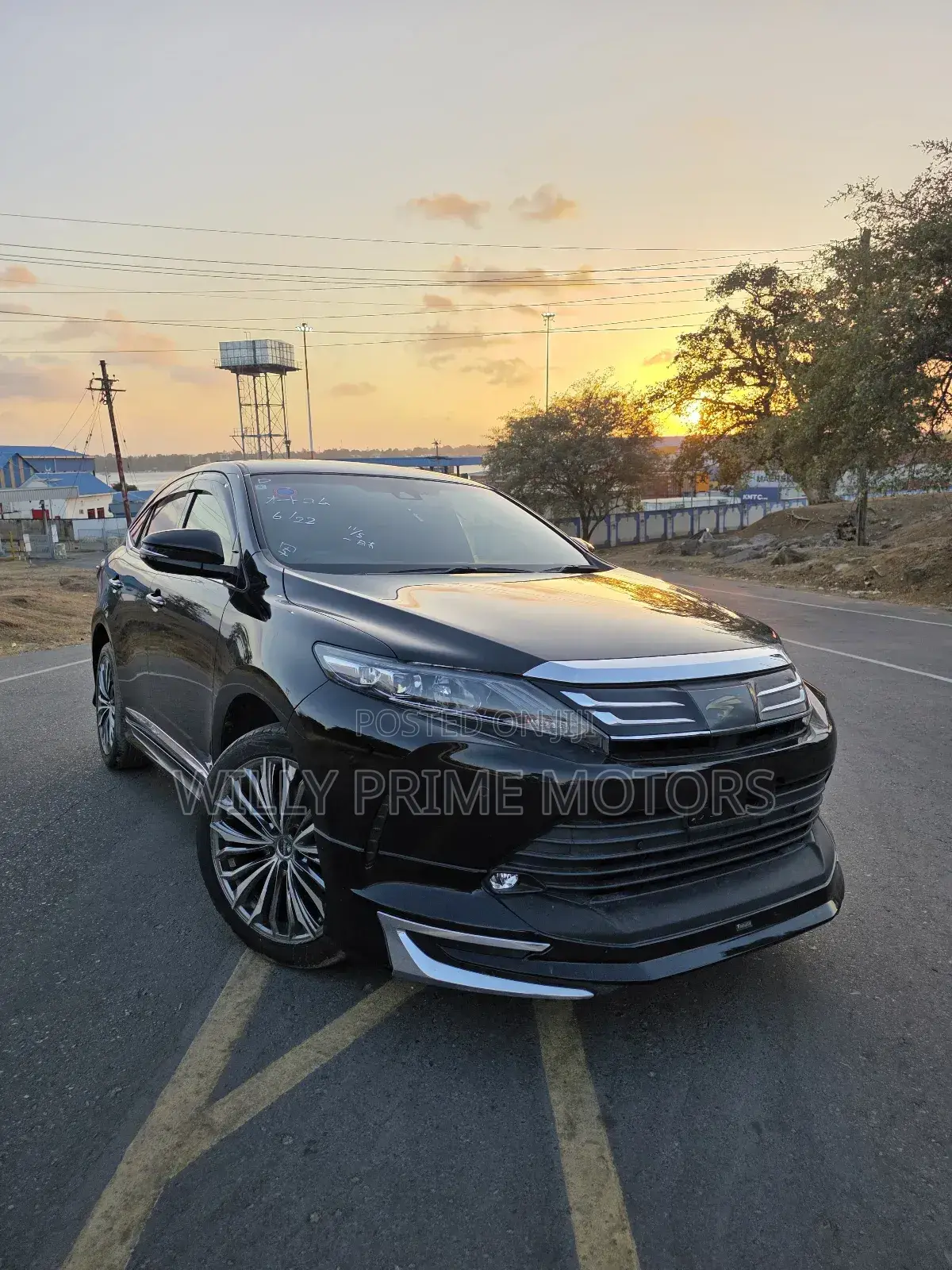 Toyota Harrier 2.0 2018 Black