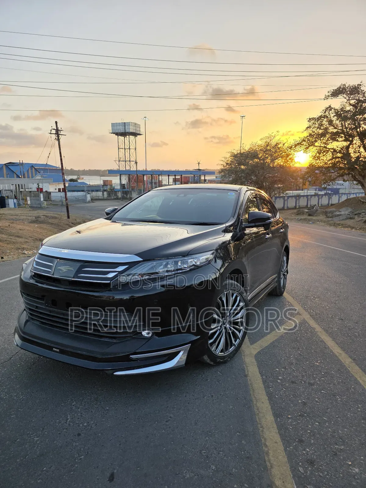 Toyota Harrier 2.0 2018 Black