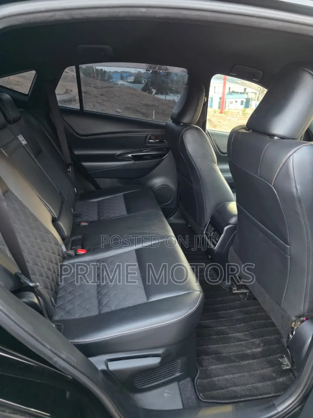 Toyota Harrier 2.0 2018 Black