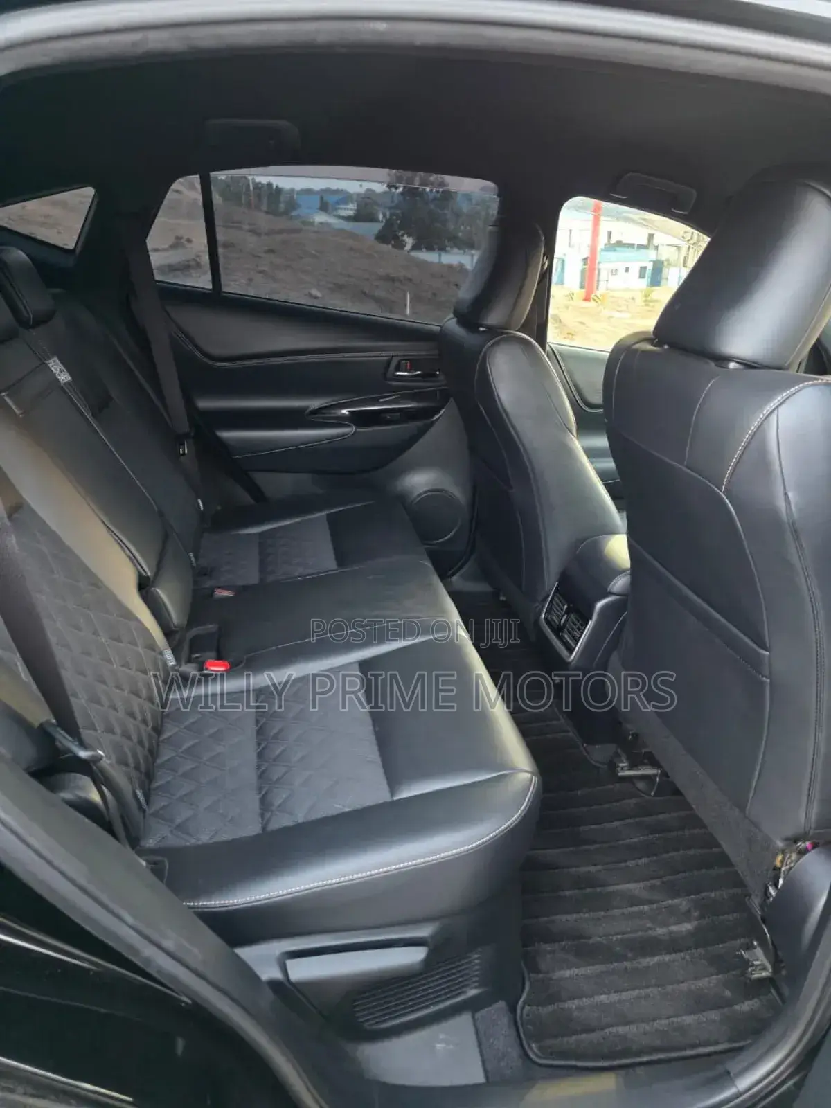 Toyota Harrier 2.0 2018 Black