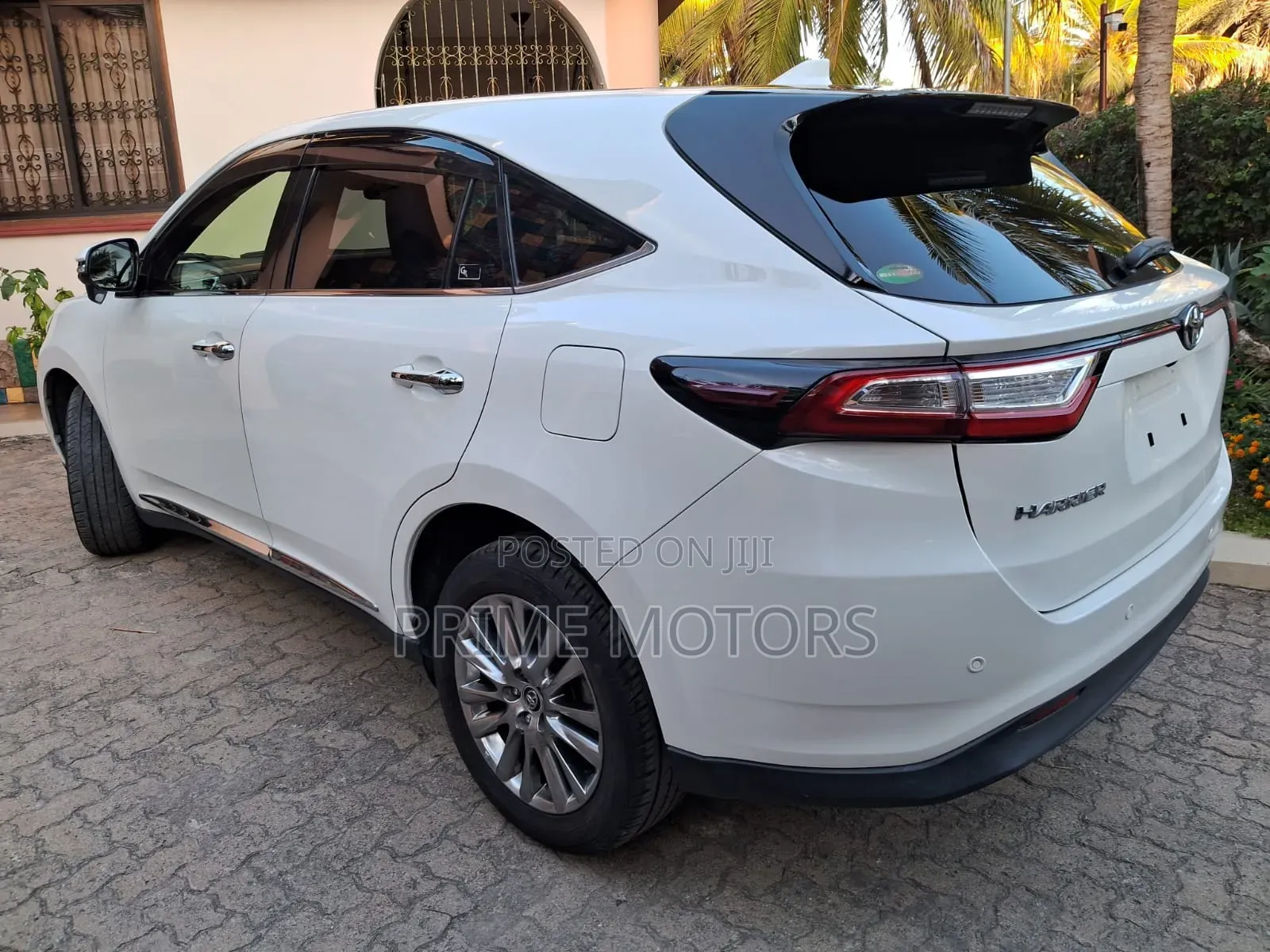 Toyota Harrier 2.0 2018 White