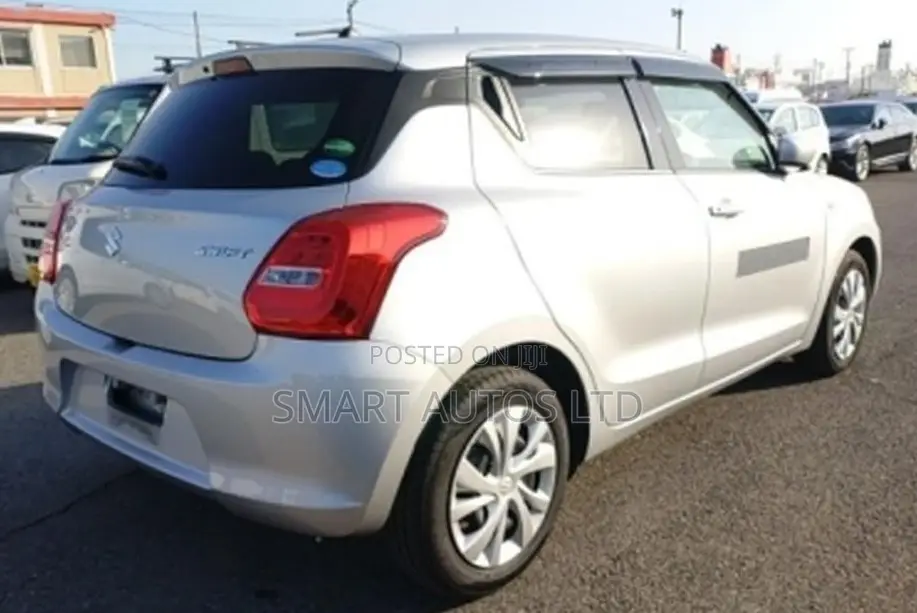 Suzuki Swift 2019 Silver