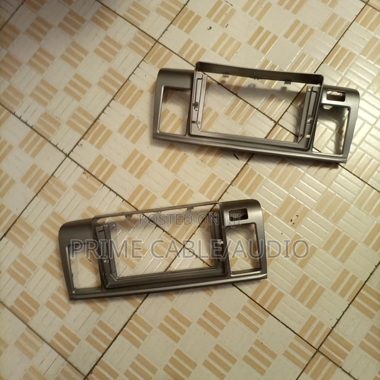 Console/Frame for Toyota Raum 2003-2011