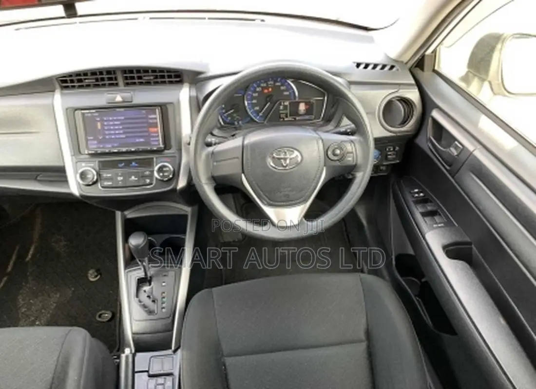 Toyota Corolla Fielder 1.5 Hybrid FWD 2019 Pearl