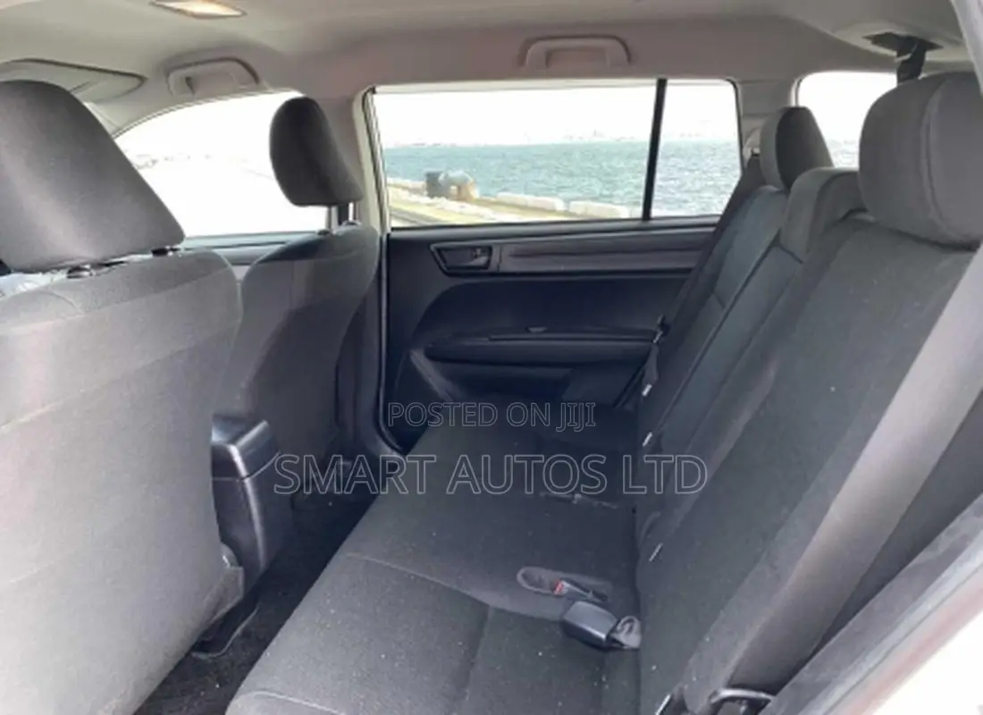 Toyota Corolla Fielder 1.5 Hybrid FWD 2019 Pearl