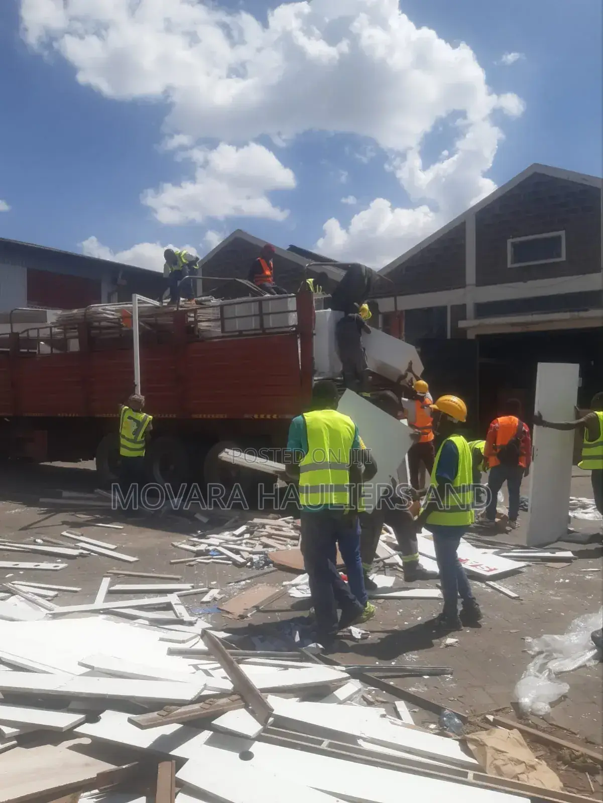 Trailers for Goods Delivery and Logistics Are Ready Within