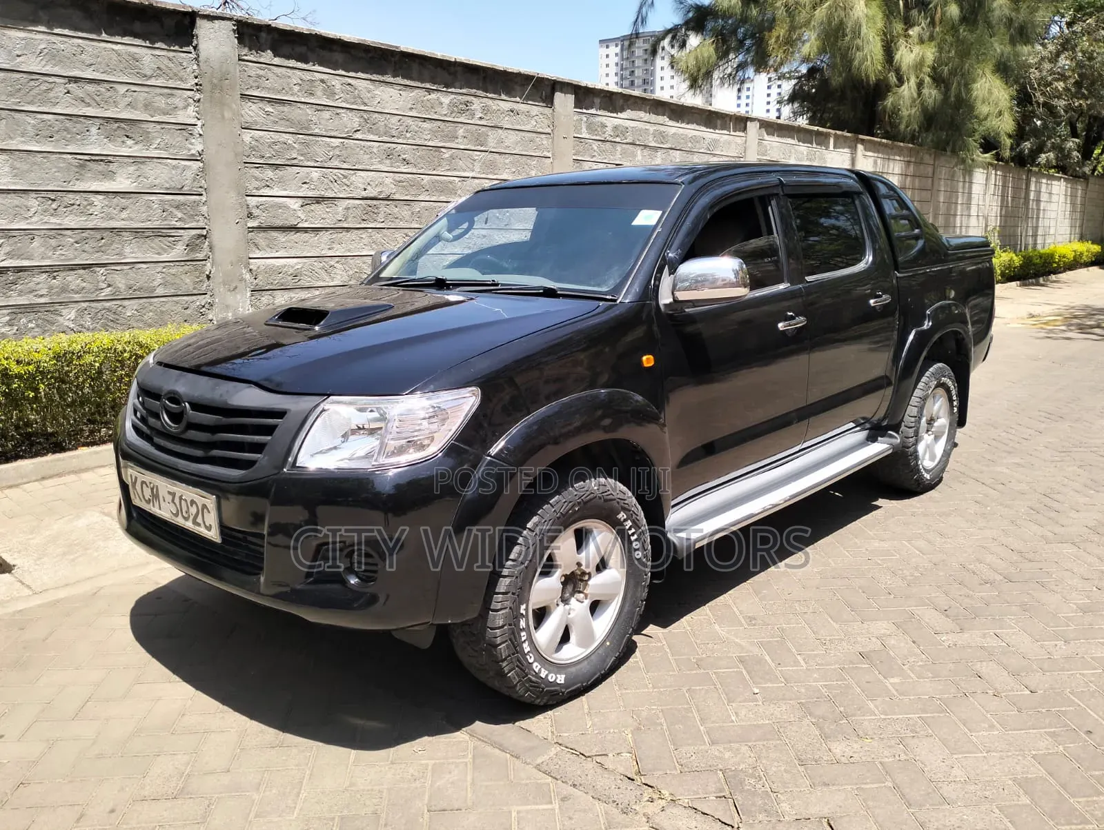 Toyota Hilux 2.5 D-4D 4X4 SRX 2010 Black