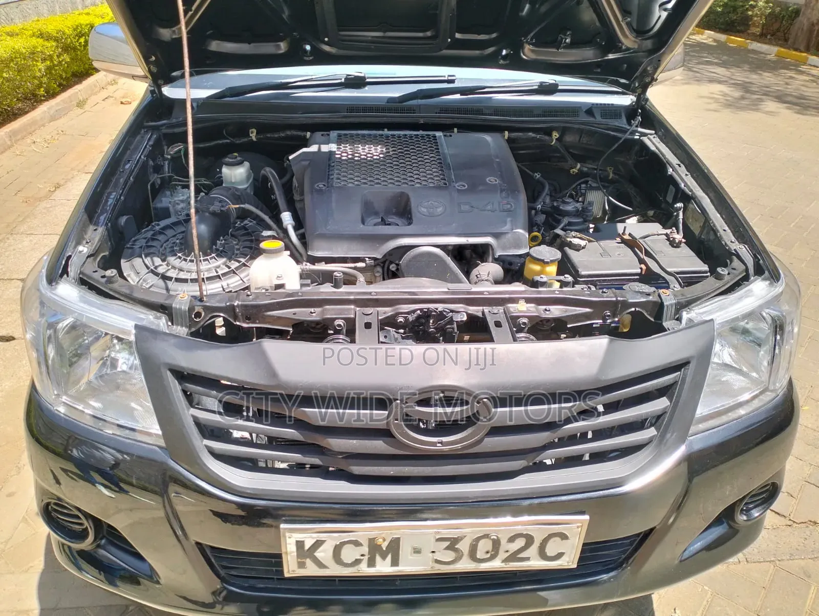 Toyota Hilux 2.5 D-4D 4X4 SRX 2010 Black
