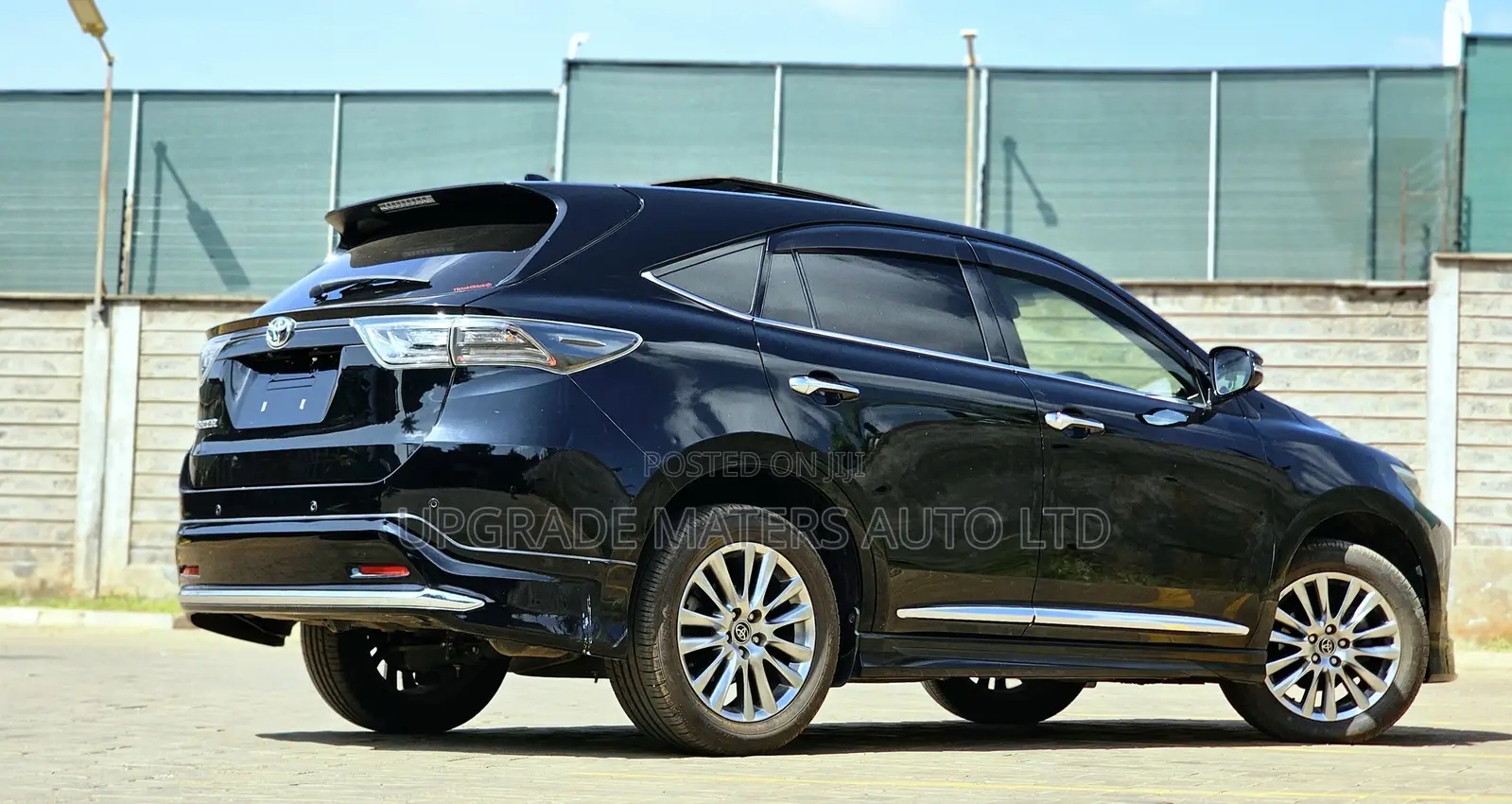 Toyota Harrier 2.0 2016 Black