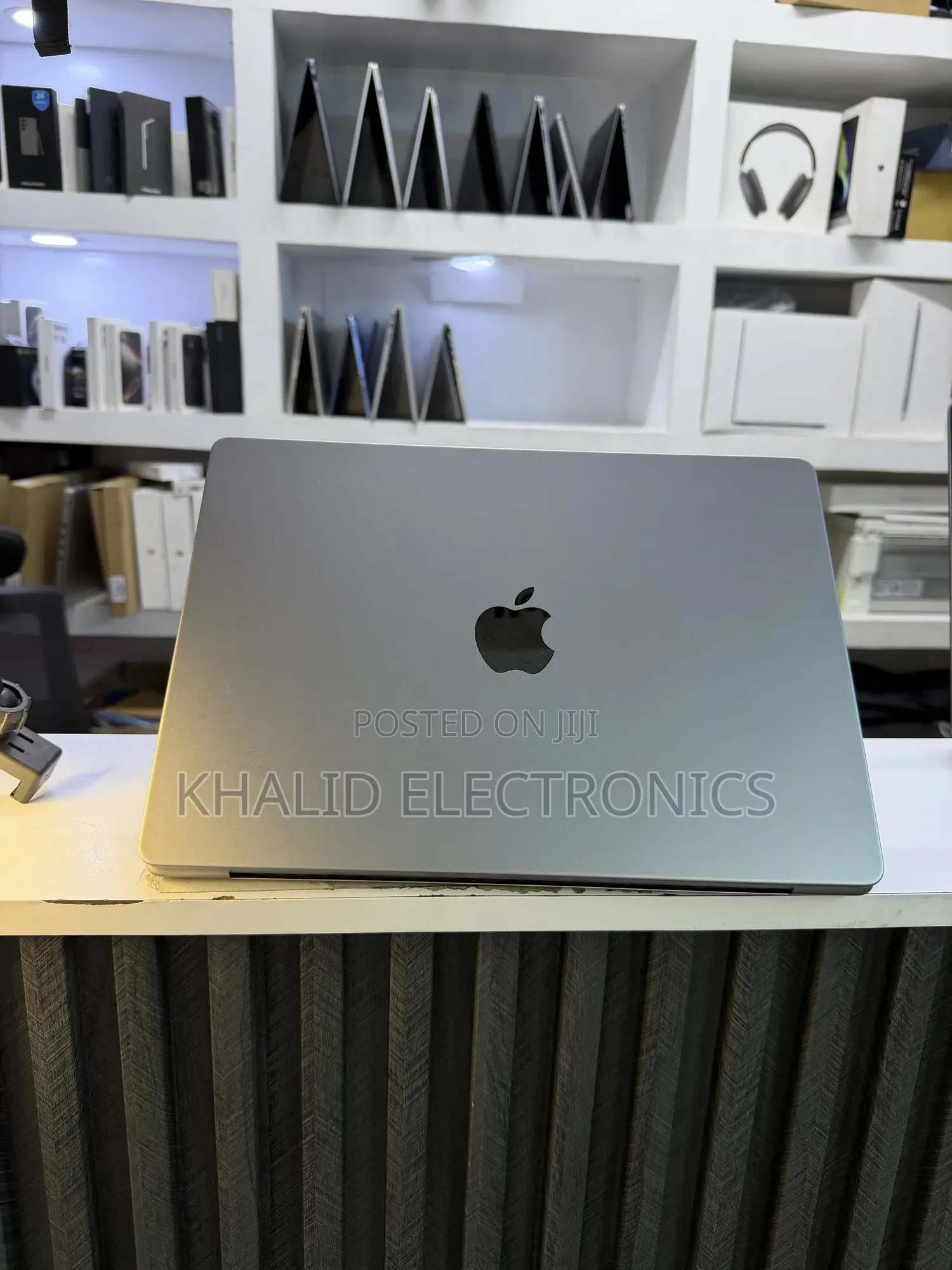 Laptop Apple MacBook Pro 2021 M1 16GB Apple M1 Pro SSD 512GB