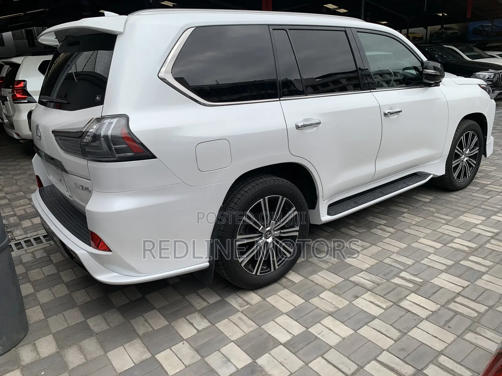 Lexus LX 570 AWD 2018 White