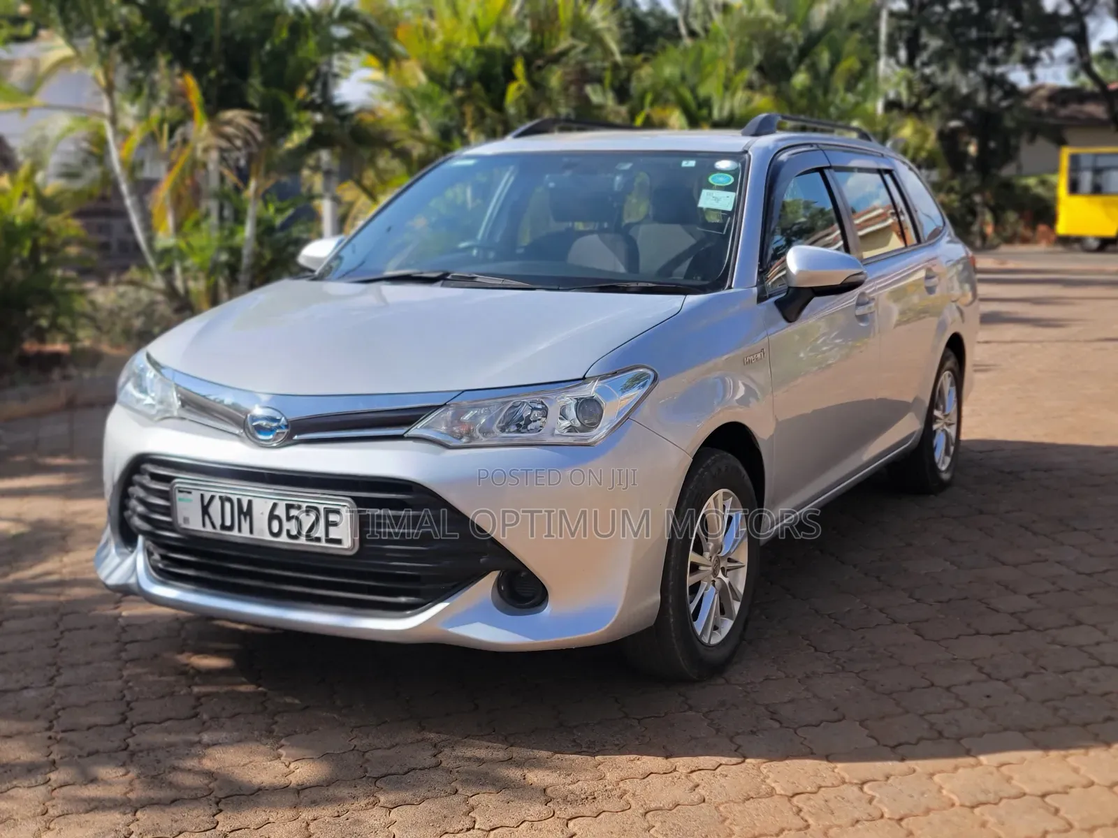Toyota Corolla Fielder 1.5 Hybrid FWD 2016 Silver