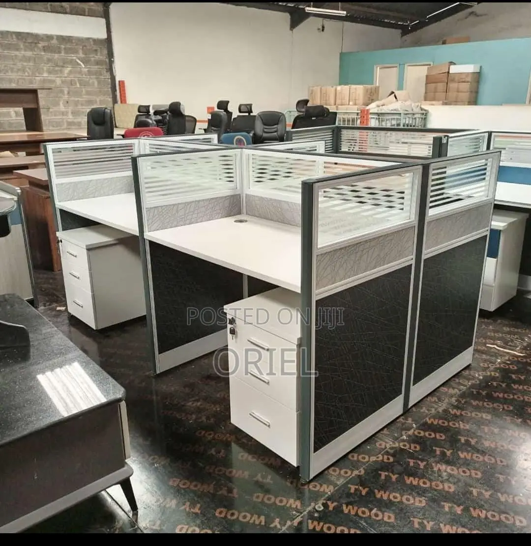 Office Workstation : Modern 4-Way Office Workstation