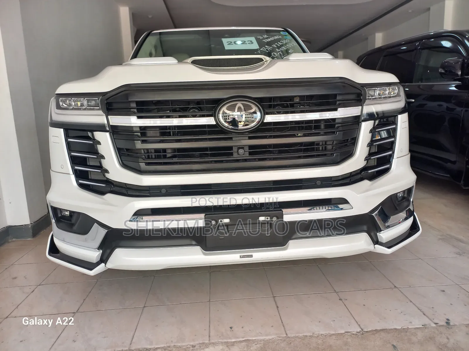 Toyota Land Cruiser LC300 2023 White