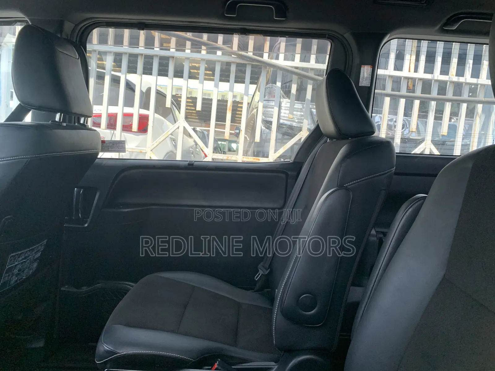 Toyota Noah 1.8 FWD Hybrid (7 seater) 2018 Black