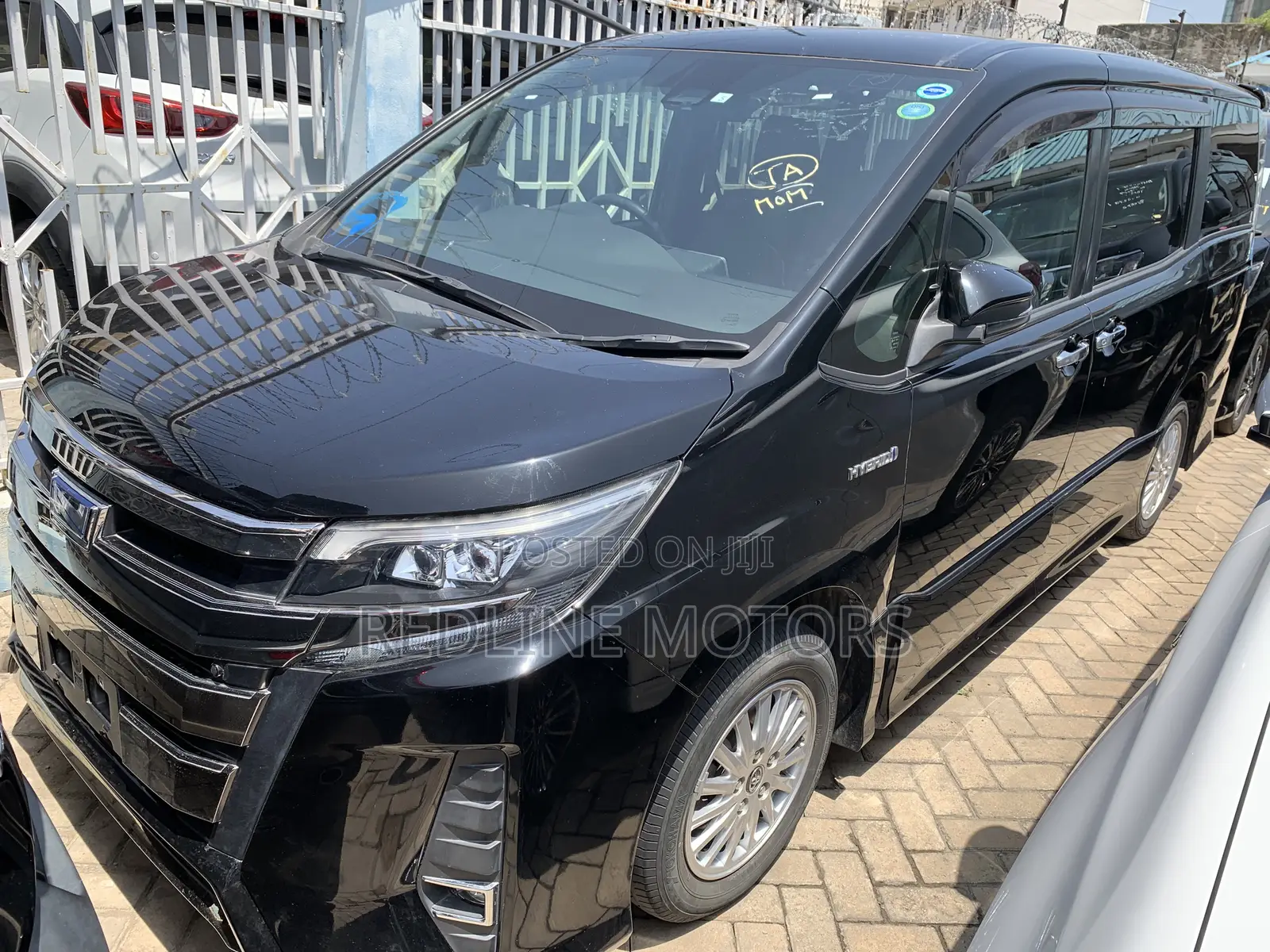 Toyota Noah 1.8 FWD Hybrid (7 seater) 2018 Black