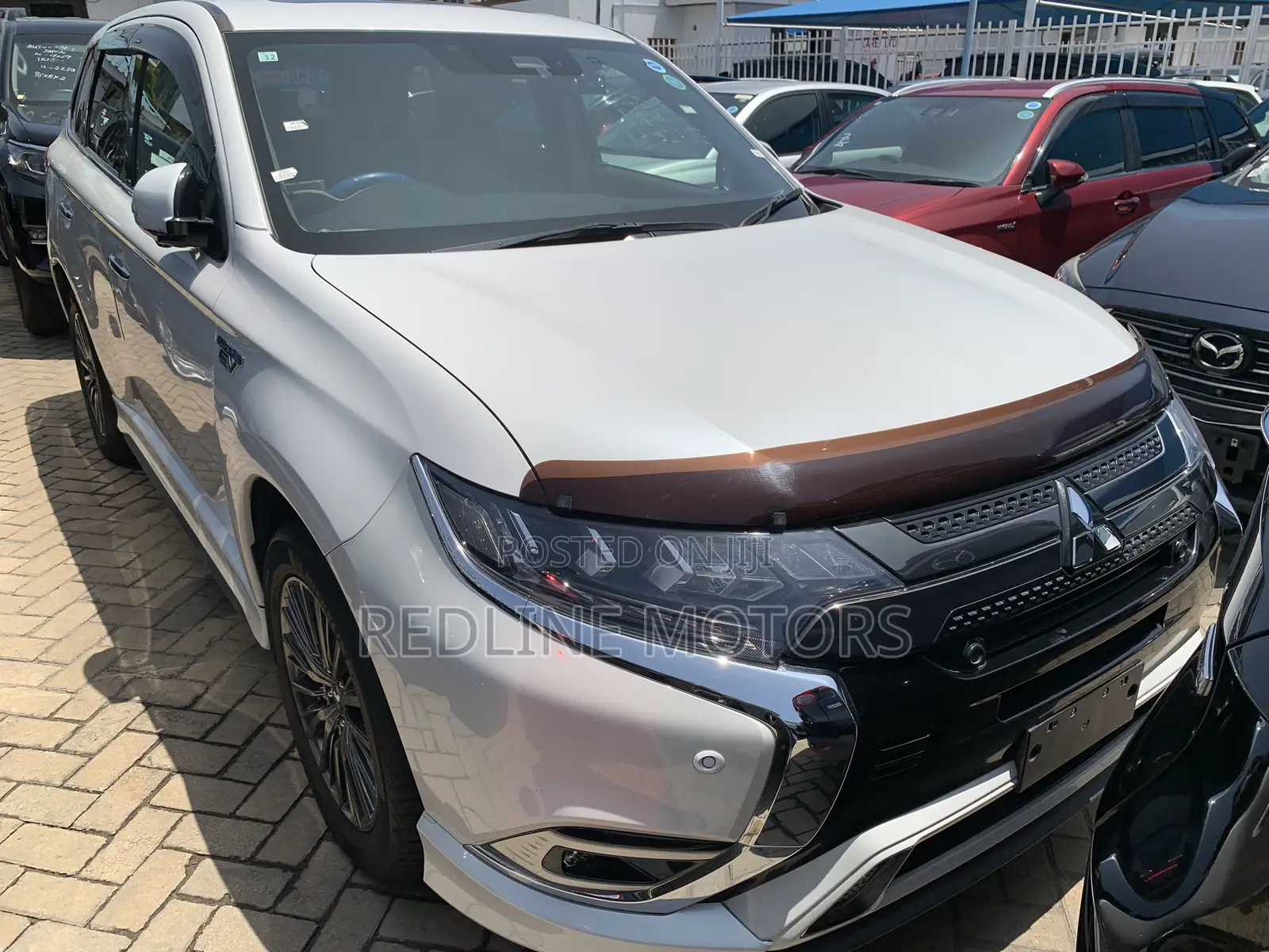 Mitsubishi Outlander 2.4 PHEV AWD 2018 Pearl
