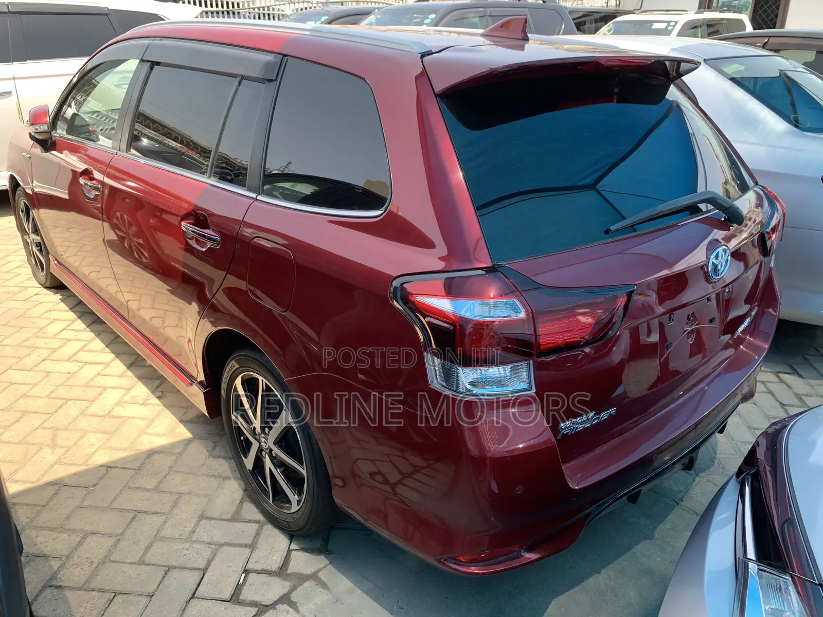Toyota Corolla Fielder 1.5 Hybrid FWD 2018 Red