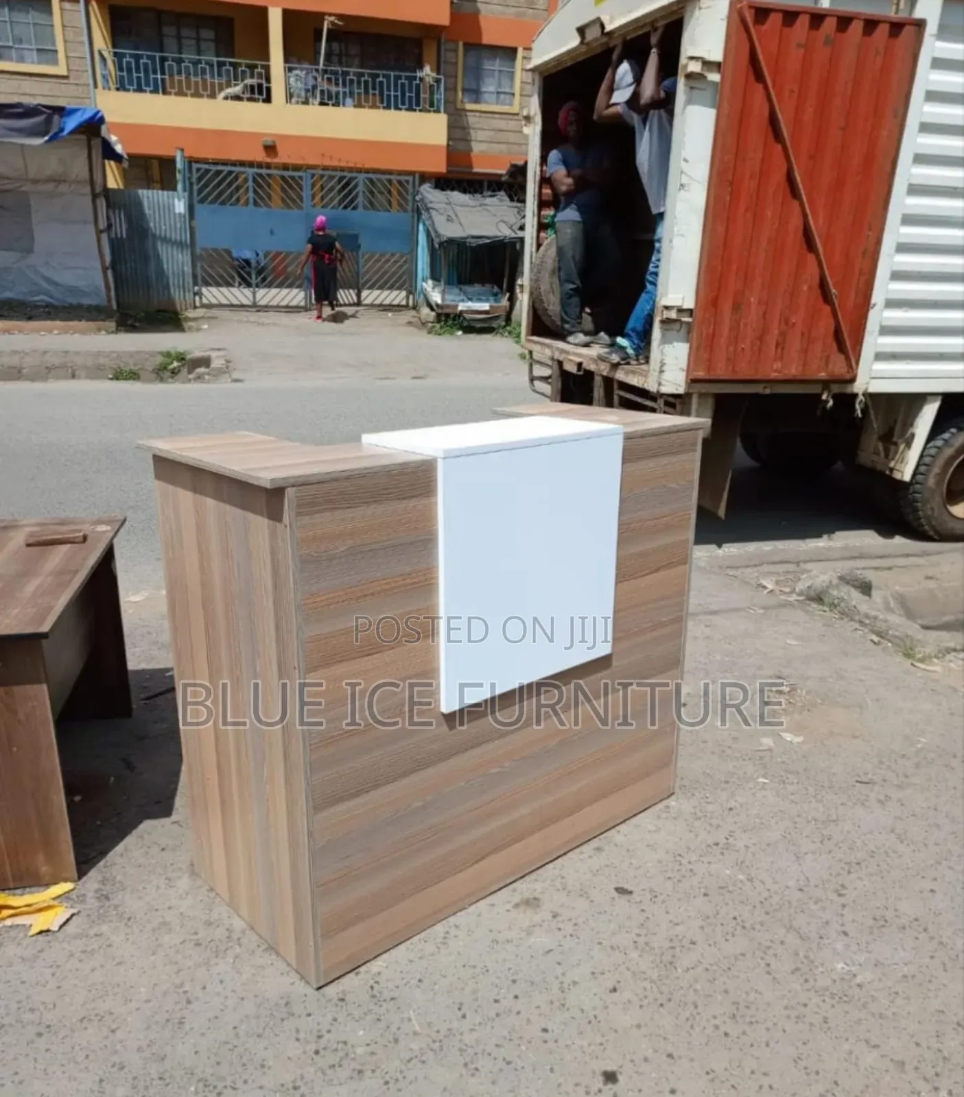 Modern Offices Waiting Desk