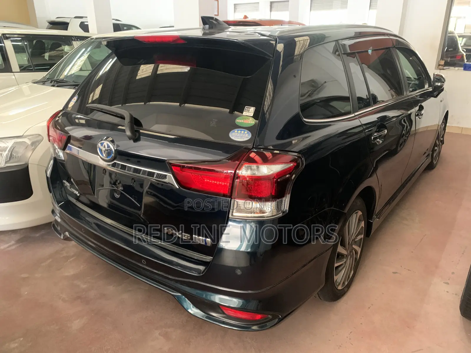 Toyota Corolla Fielder 1.5 Hybrid FWD 2018 Black