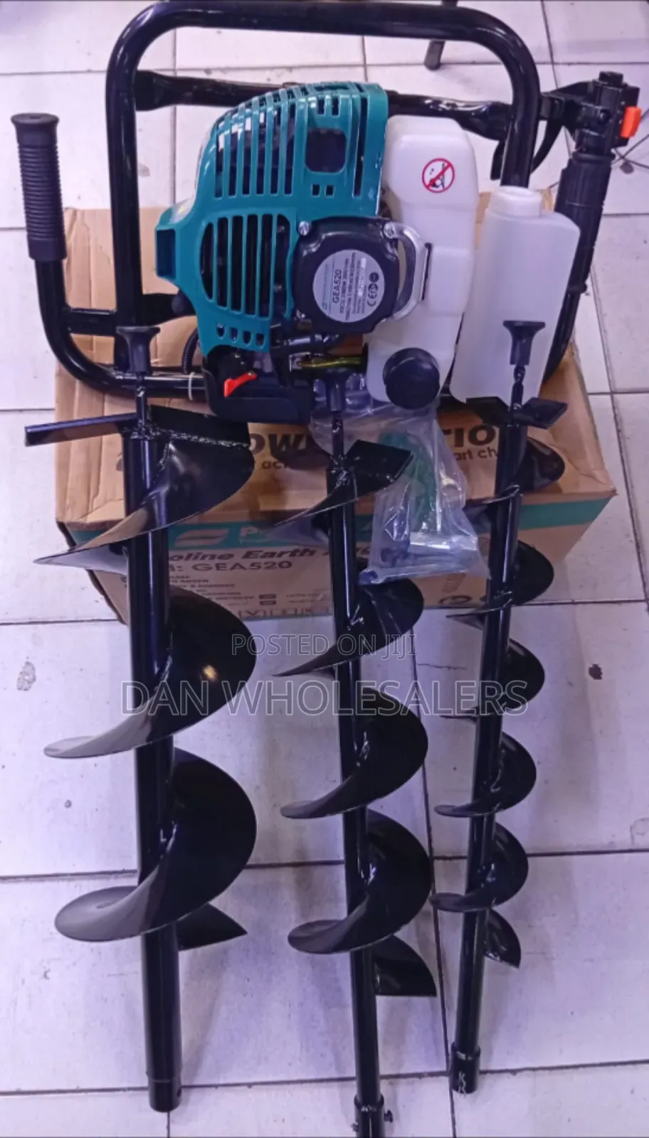 Power Action Earth Auger
2strock
52cc
2000 Watts