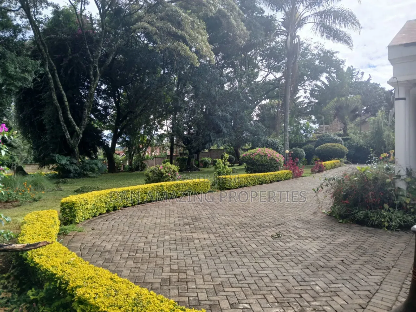 5bdrm Maisonette in Runda On 1 Acre for sale
