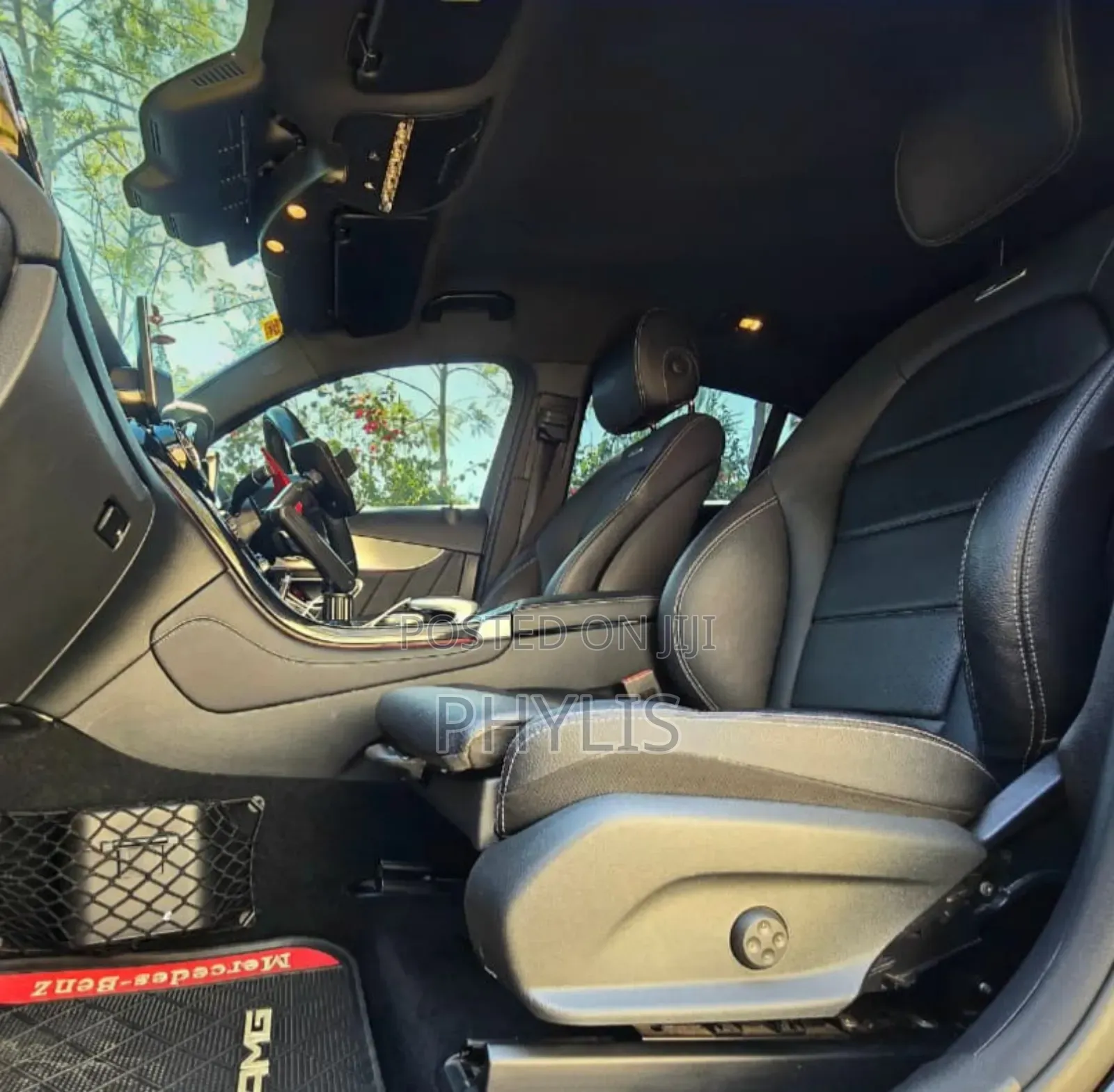 Mercedes-Benz GLC-Class GLC250 Sport Utility 4-Door (2.0L, 4cyl Turbo)