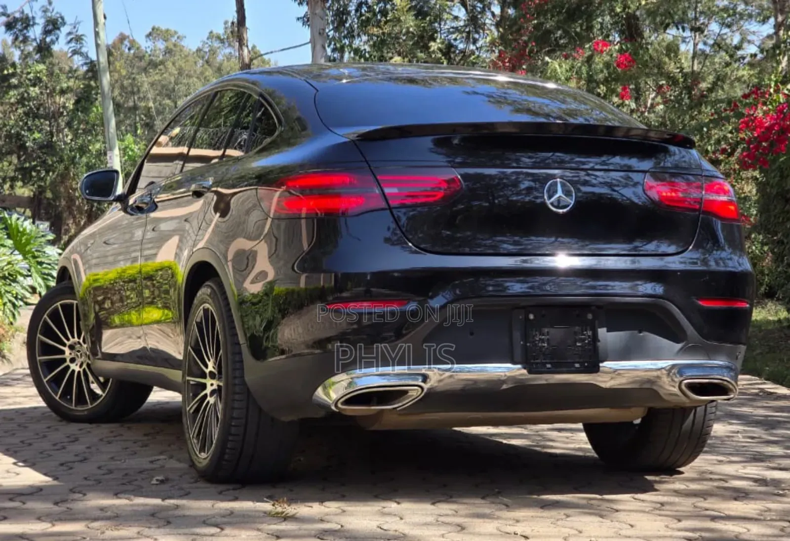 Mercedes-Benz GLC-Class GLC250 Sport Utility 4-Door (2.0L, 4cyl Turbo)