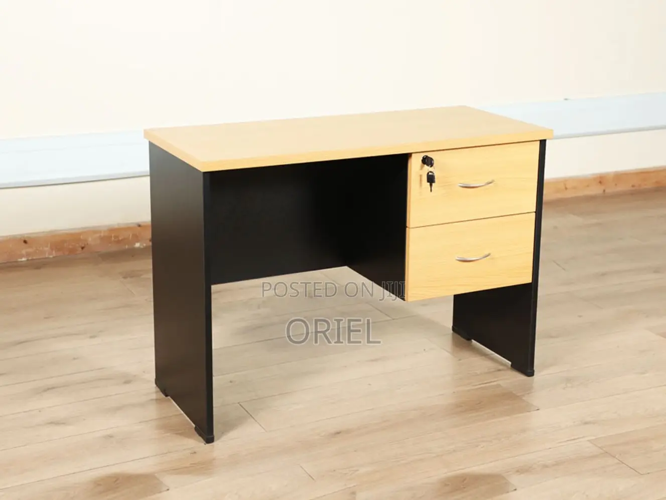 Office Tables; Compact 0.9m Office Desk for Home Corporate Use