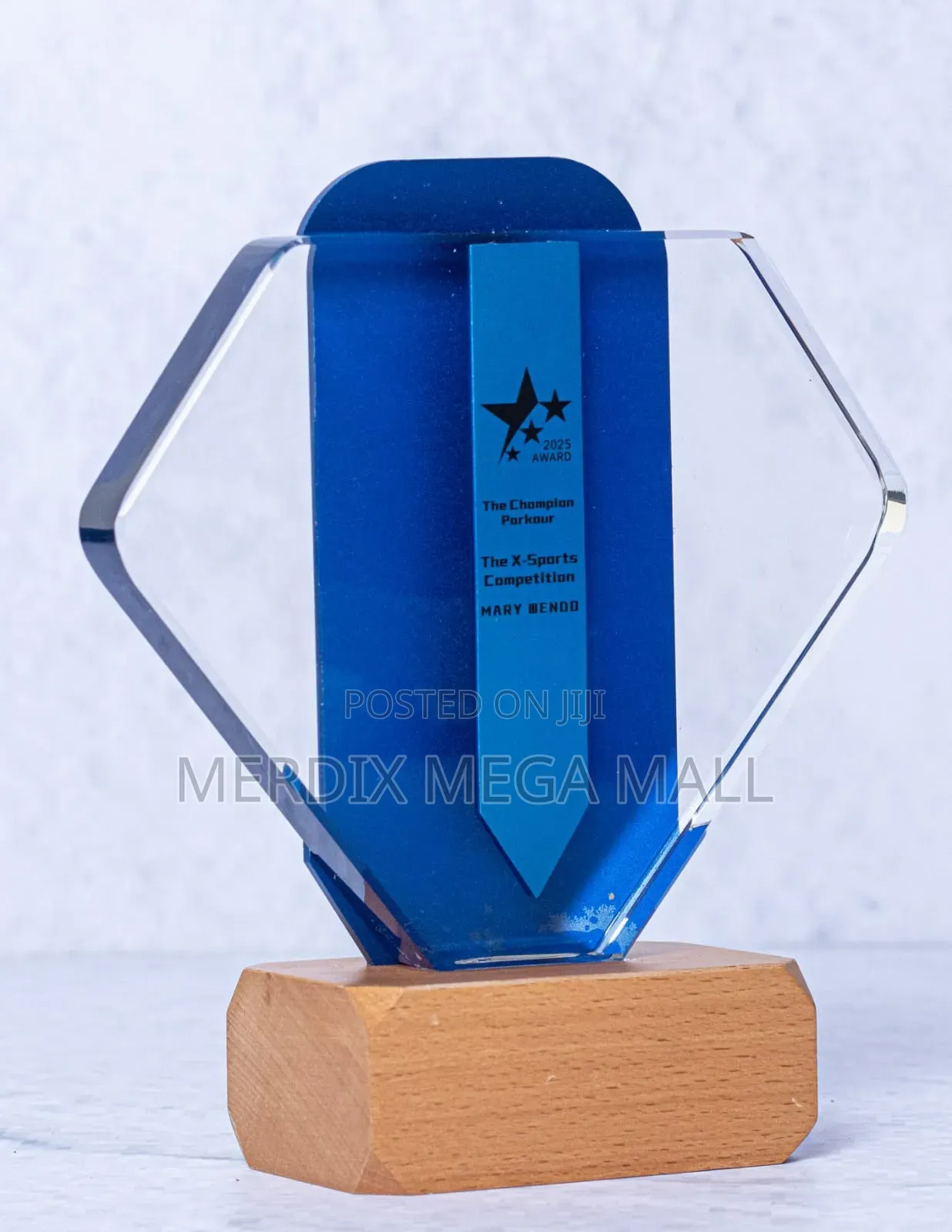 Cr032 Crystal Award, Awards