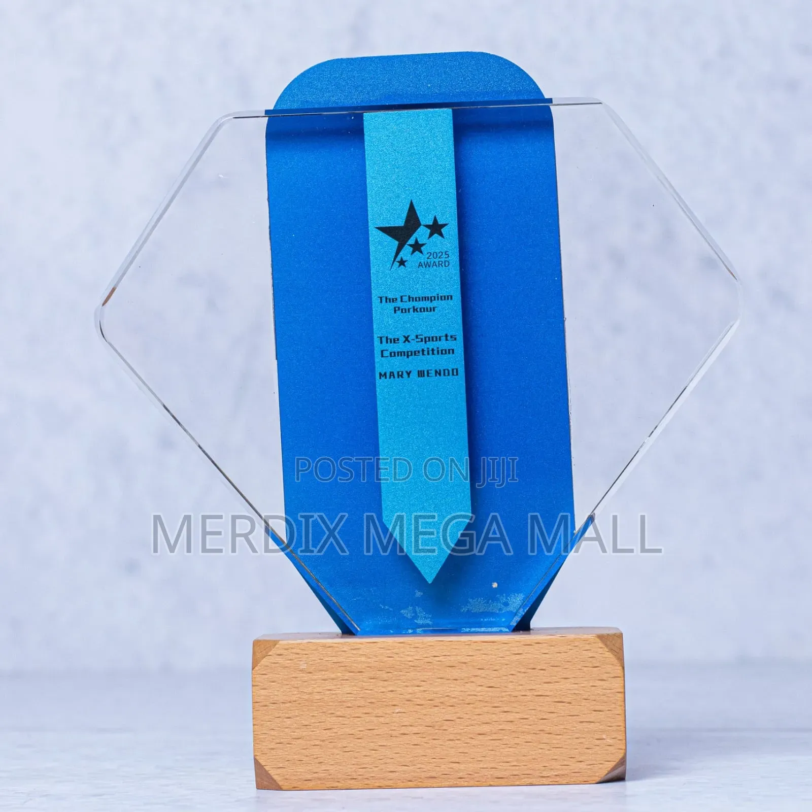 Cr032 Crystal Award, Awards