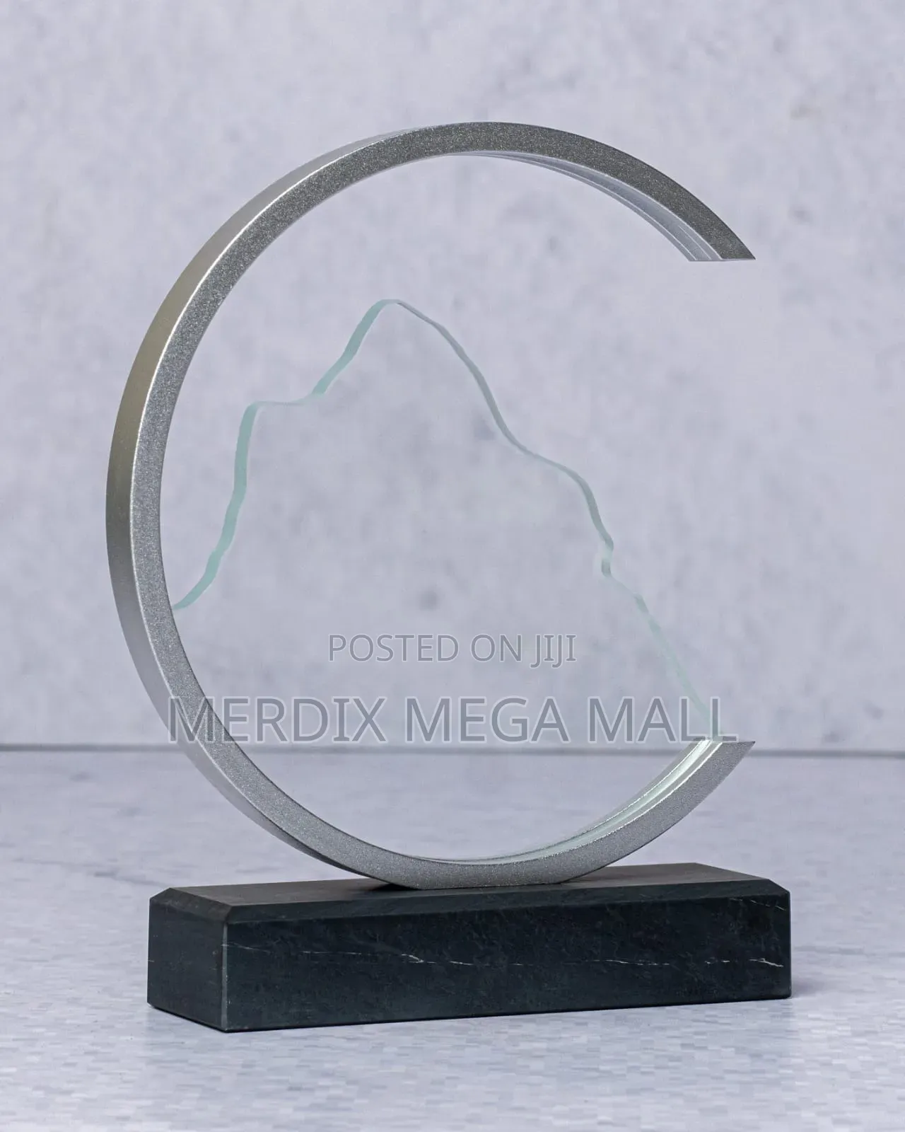 Un865
 Crystal Award, Awards