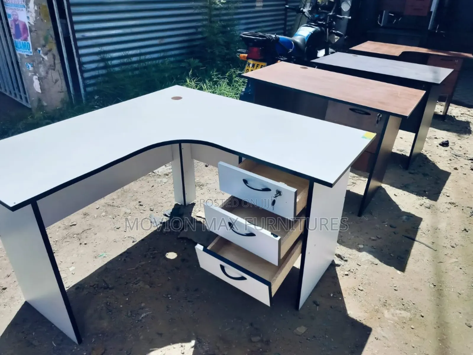 Smart Lshape Office