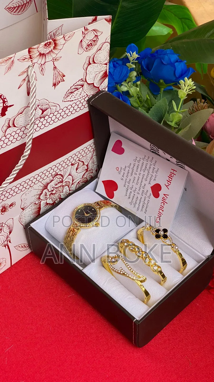 Watch 
3 Bracelets
