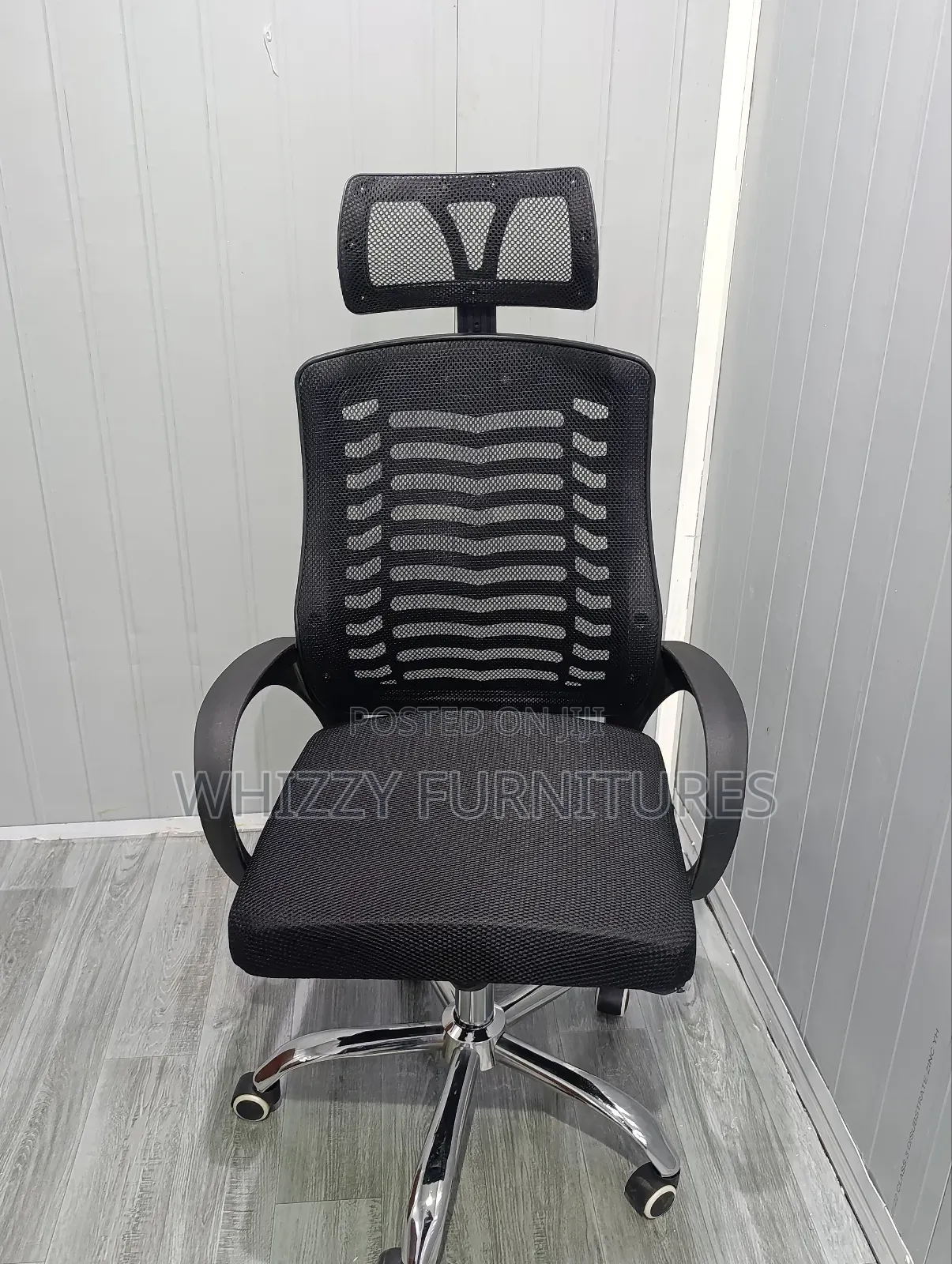 Mesh Office Chair With Headrest (Adjastable Comfortable)
