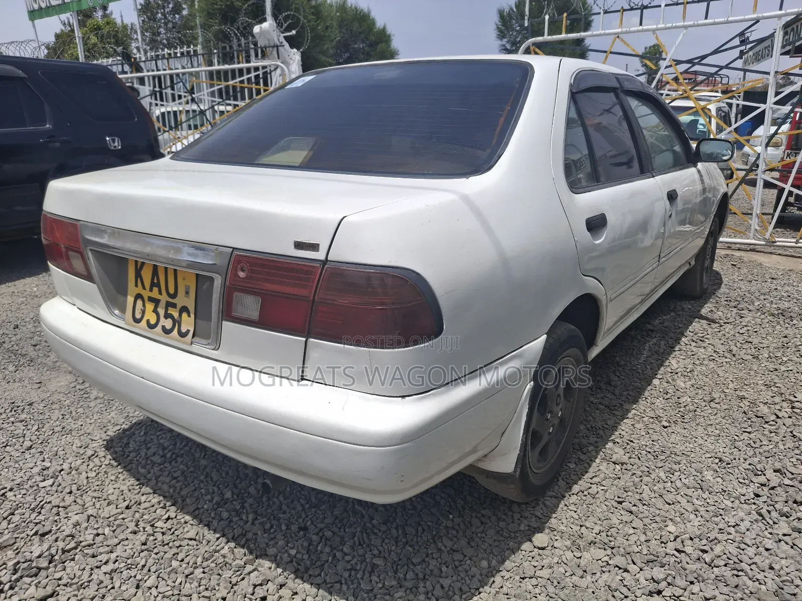 Nissan Sunny 1998 White