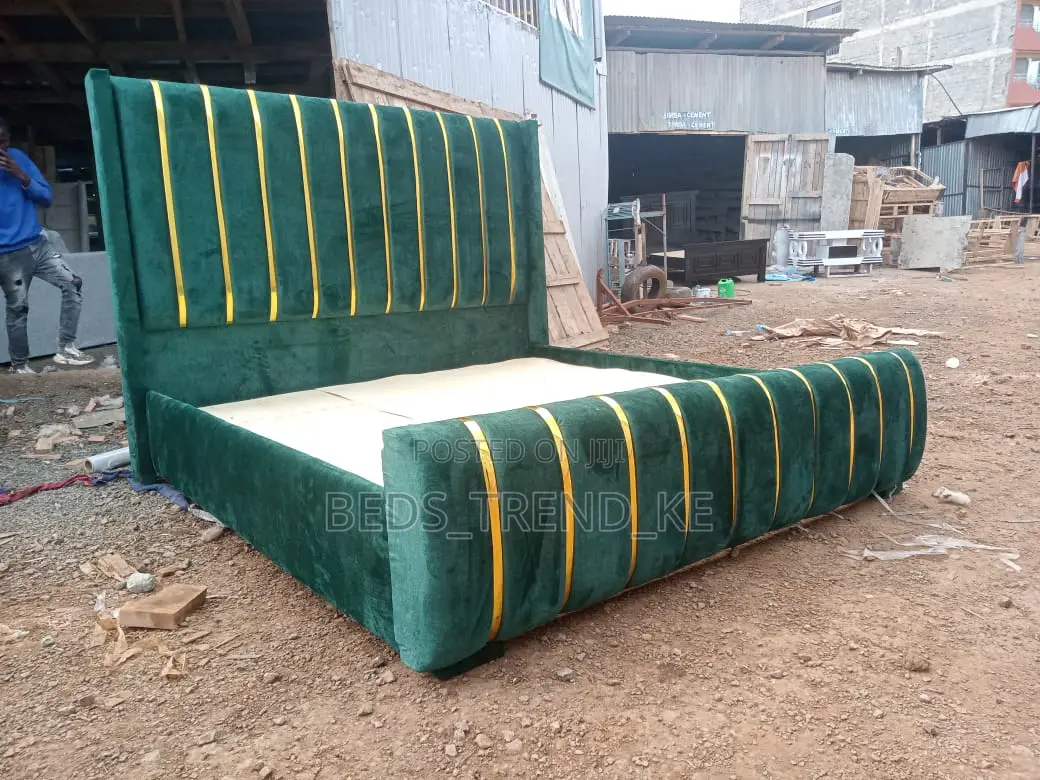 Green Modern Lined 6 by 6 Bed