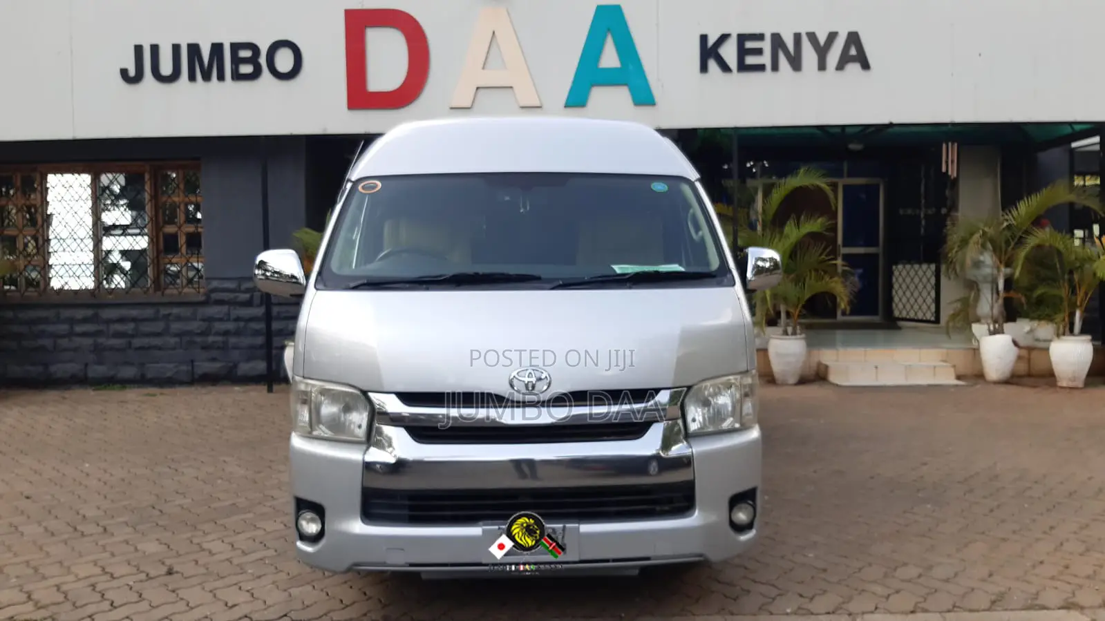 Toyota HiAce 2018 Silver