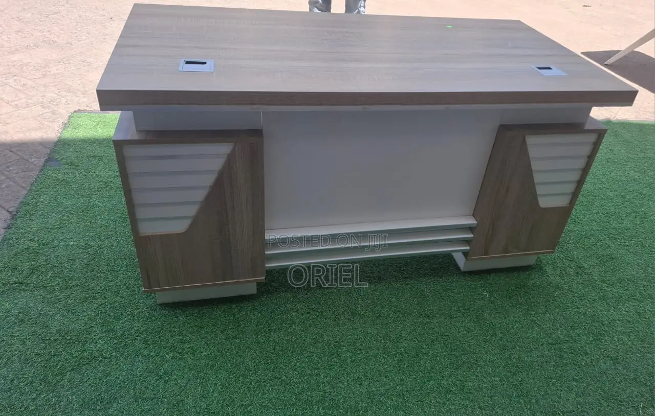 Modern Office Desk : 1.4m Clerical Office Desk