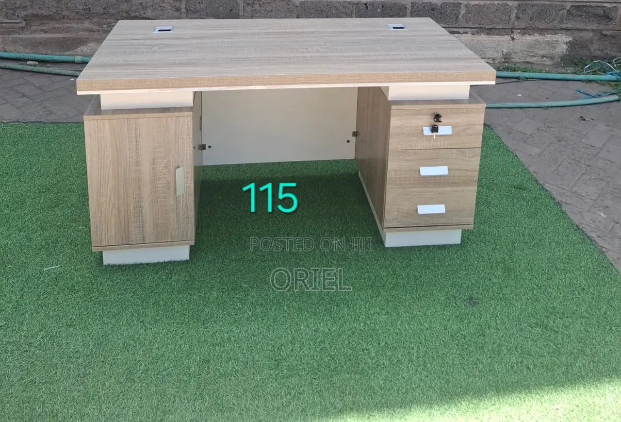 Modern Office Desk : 1.4m Clerical Office Desk