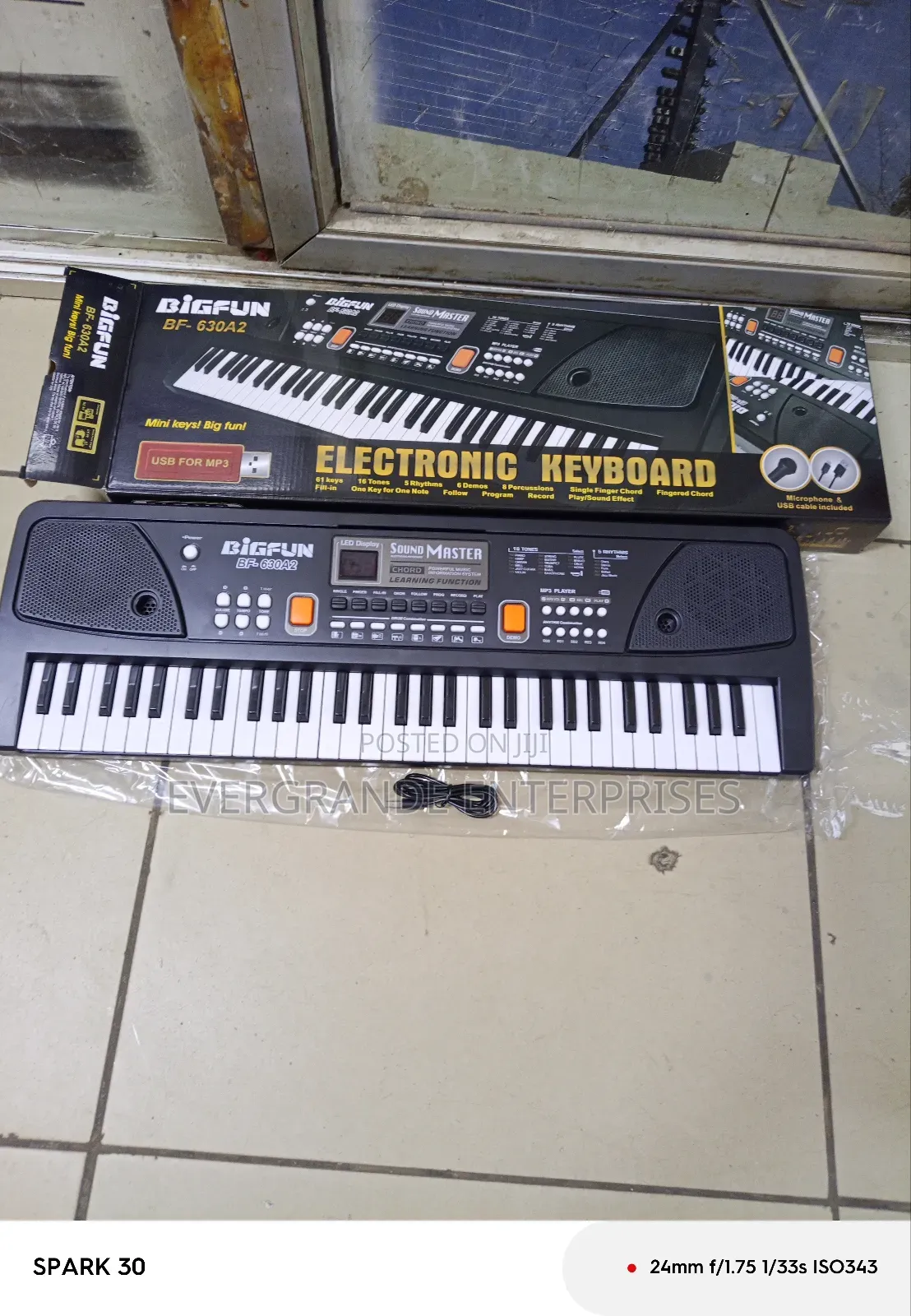 * 61 Keys Keyboard* 61 Key Keyboard /Piano