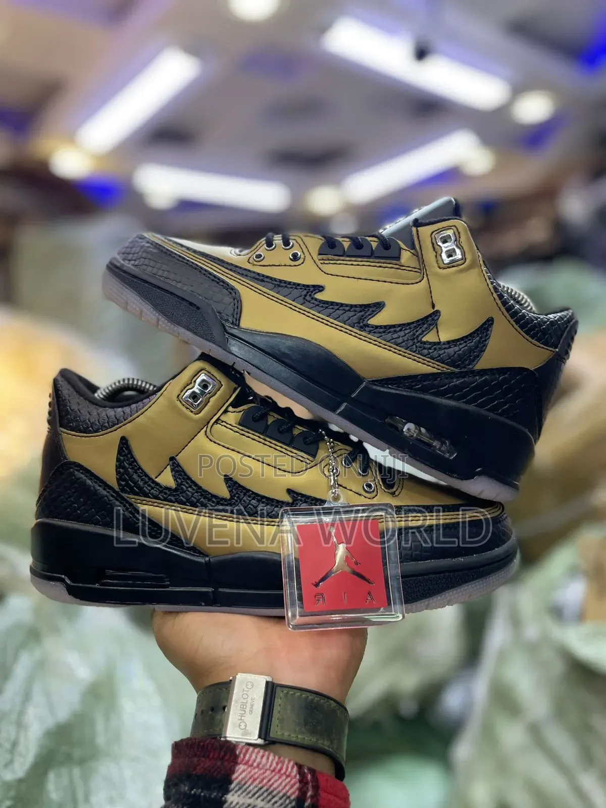 Jordan 3 Retro “El Vuelo Black Sample “ 🐾