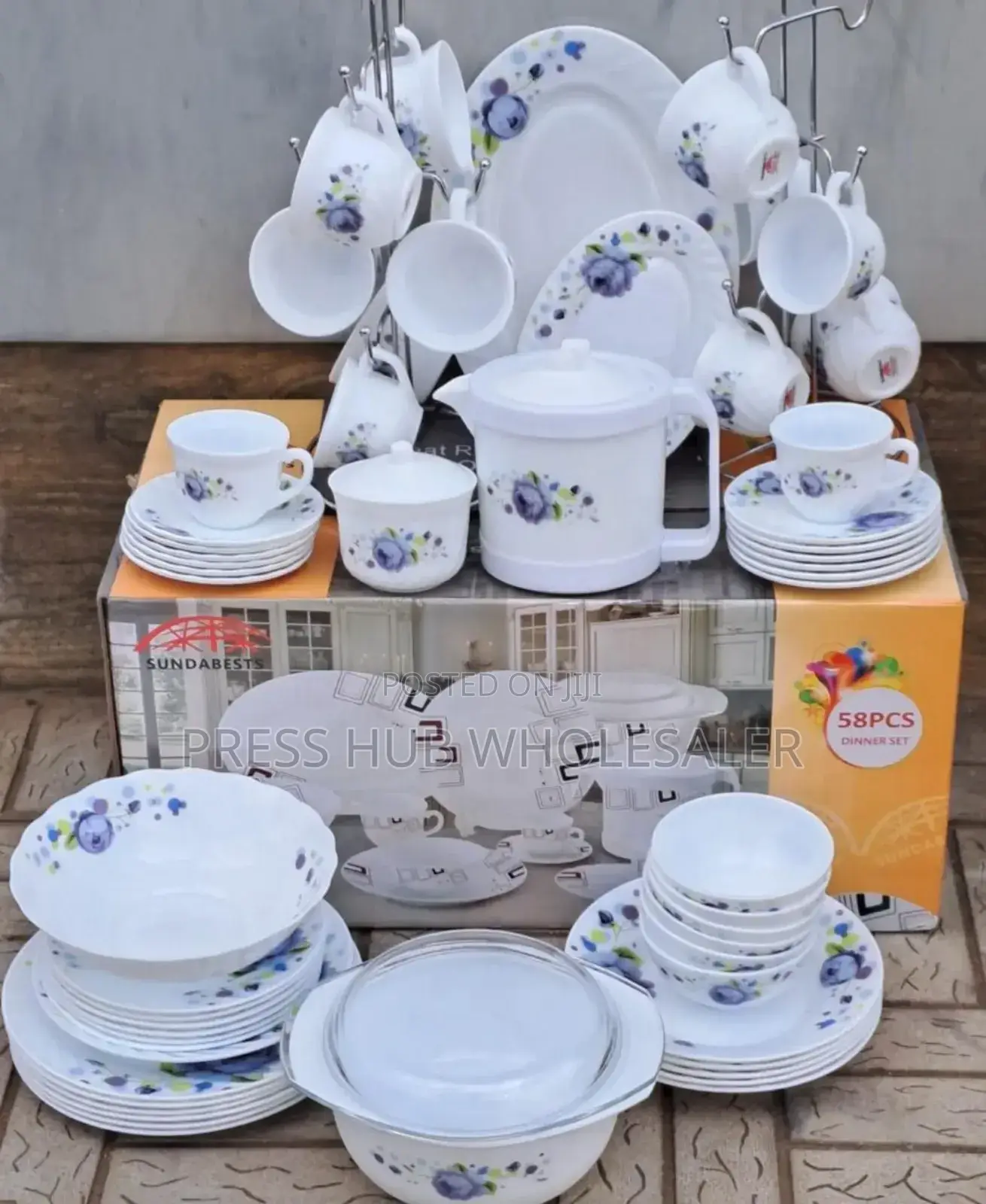 58-Piece Ceramic Dinner Set.