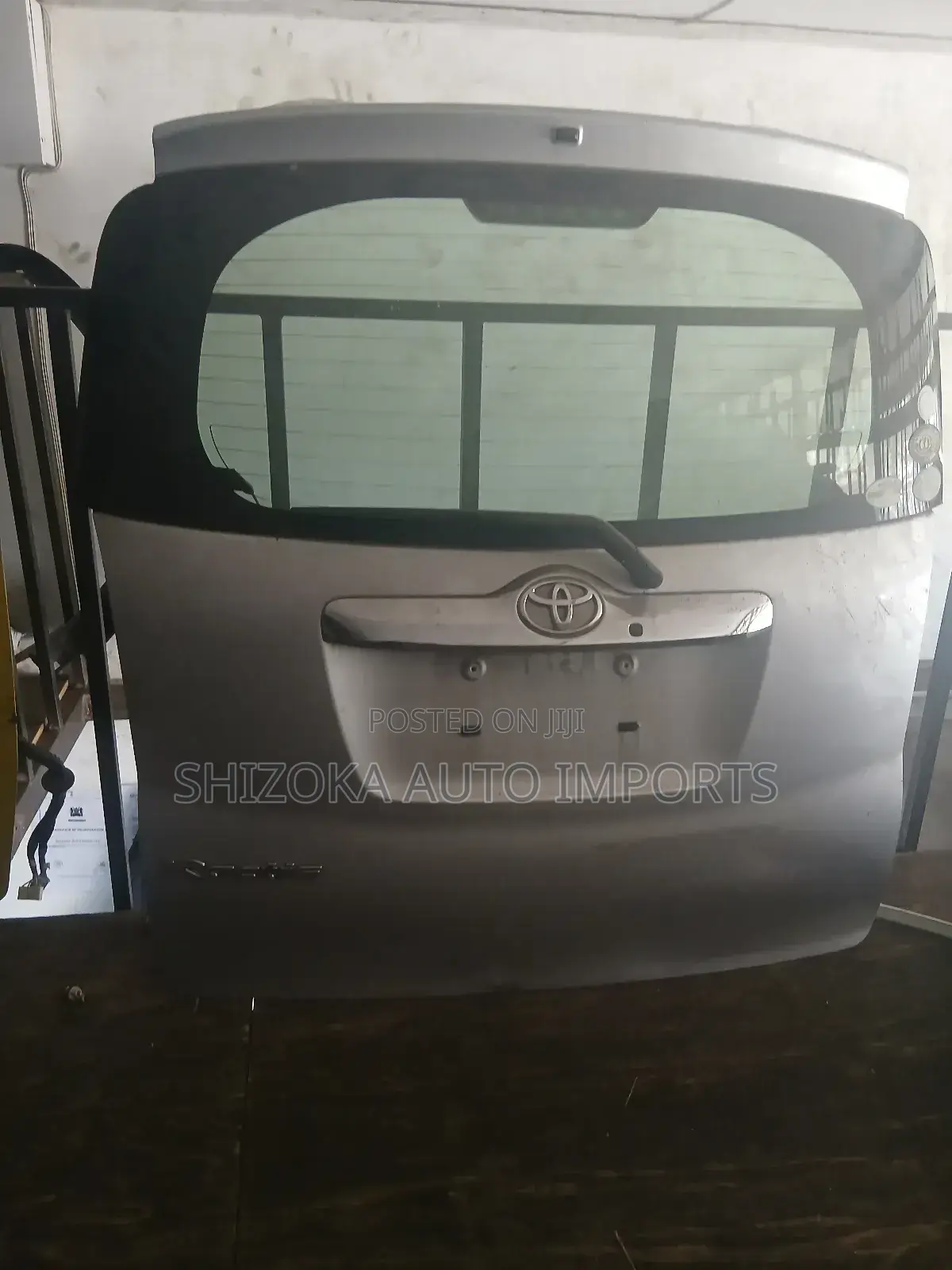 Toyota Ractis Tailgate / Boot Door 2011 Original Ex-Japan