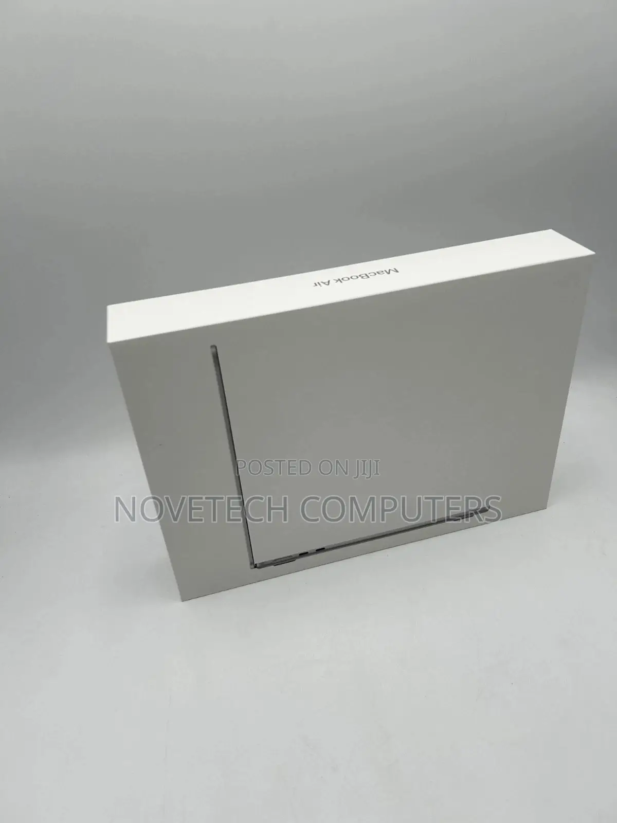 New Laptop Apple MacBook Air 2025 M4 13-inch 16GB Apple M4 SSD 256GB