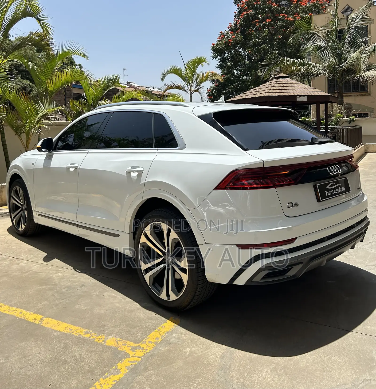 Audi Q8 2021 White
