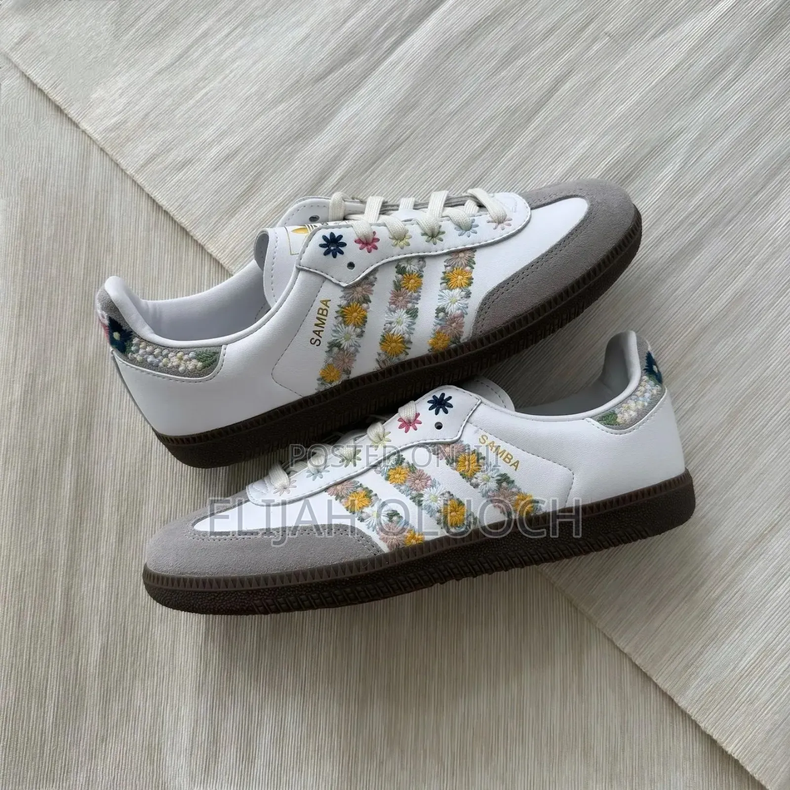 Adidas Samba Og “ Floral Cloud “

Quality Leather 

Free Bag