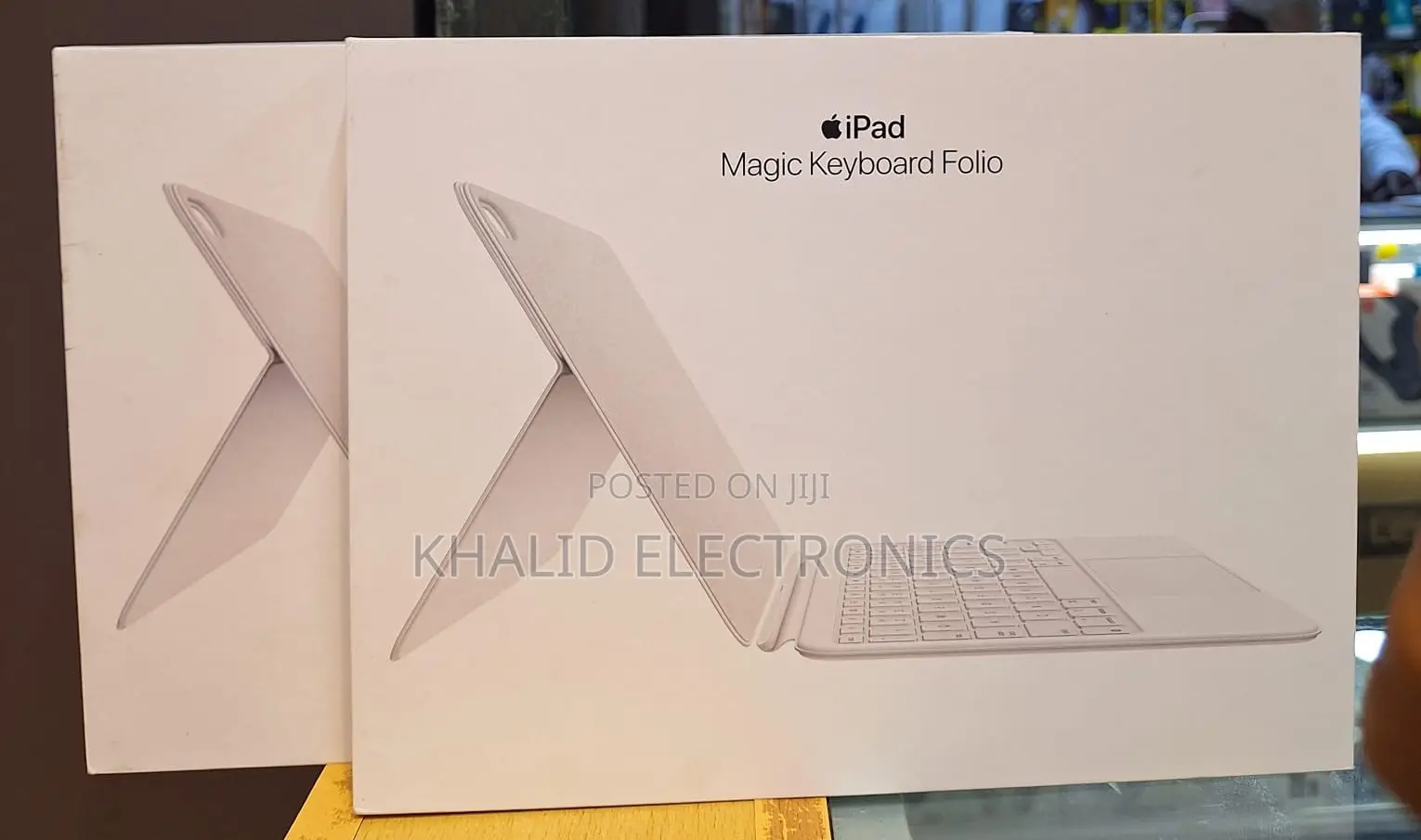 iPad A16 Magic Keyboard Folio ( 10th Gen / 11gen )